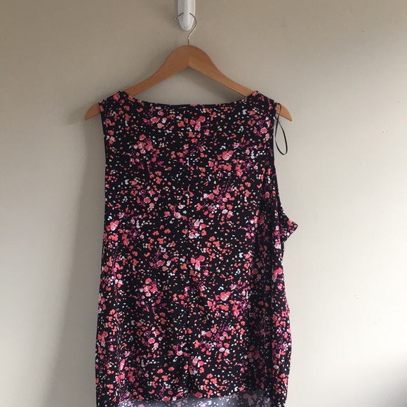 🎁10 for $100🎁 cowl neck sleeveless blouse - Picture 5 of 6